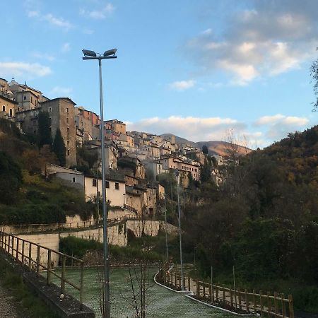 Casa Ai Piedi Della Riserva Naturale Pettorano sul Gizio Esterno foto