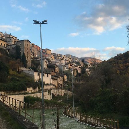 Casa Ai Piedi Della Riserva Naturale Villa Pettorano sul Gizio Esterno foto