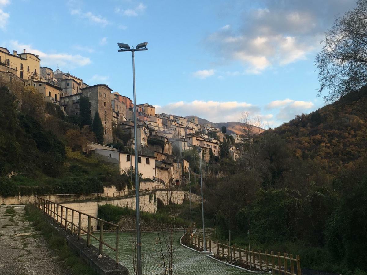 Casa Ai Piedi Della Riserva Naturale Villa Pettorano sul Gizio Esterno foto