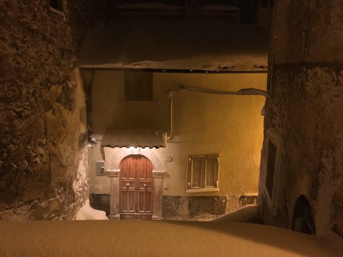 Casa Ai Piedi Della Riserva Naturale Villa Pettorano sul Gizio Esterno foto