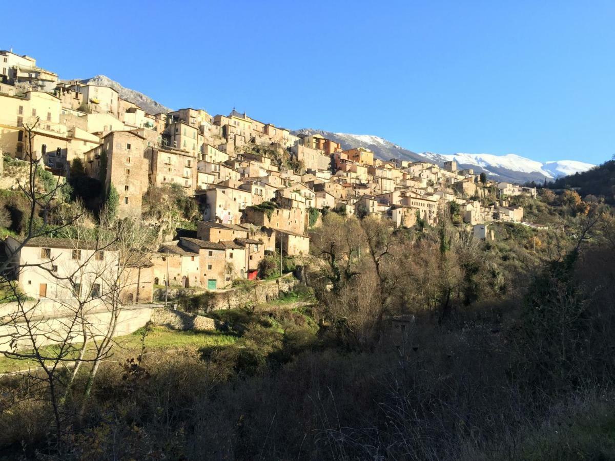 Casa Ai Piedi Della Riserva Naturale Villa Pettorano sul Gizio Esterno foto