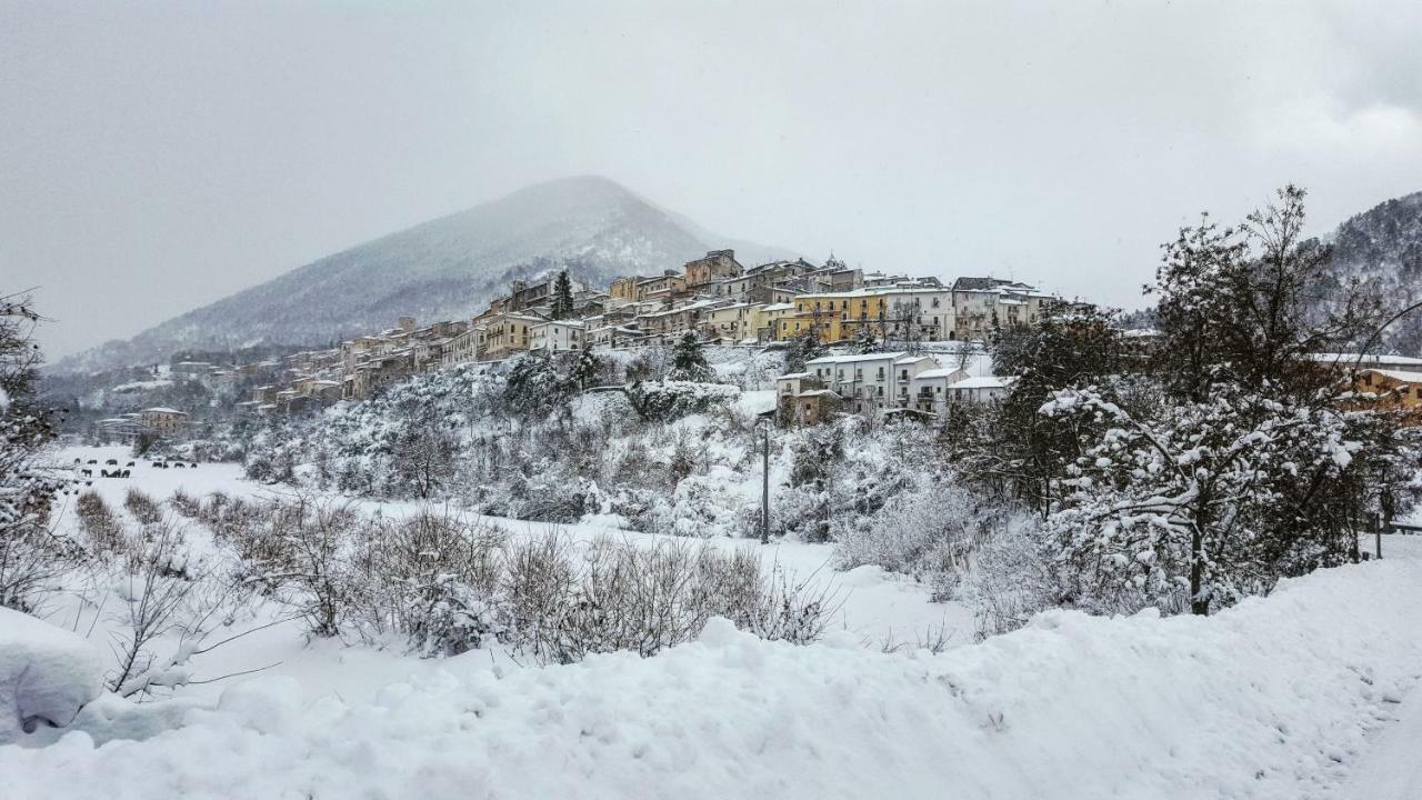 Casa Ai Piedi Della Riserva Naturale Villa Pettorano sul Gizio Esterno foto